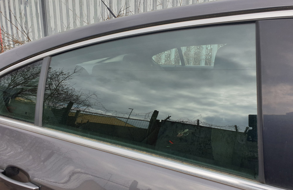 Vauxhall Insignia Exclusiv CDTI Door window glass driver side rear